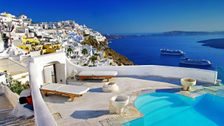 Large pool ocean view cruise - a large swimming pool free wallpaper