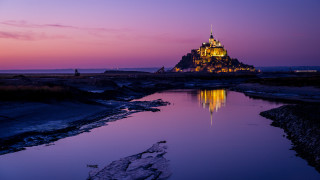 Castle wateredge purplesky magicrealism mattebeach - the waters edge free wallpaper