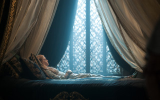 Renaissance woman bed curtains window - renaissance free wallpaper