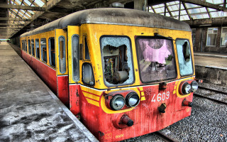 Train graffiti brokenwindow neoexpressionism digital - constantine andreou free wallpaper