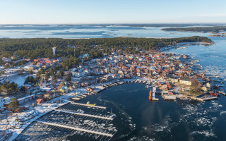 Small town lake snow bridge - bruno liljefors free wallpaper