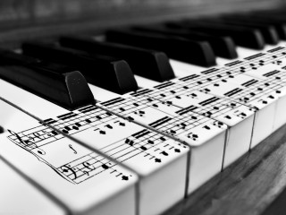 Piano musical notes black white 4 - cinematic composition free wallpaper