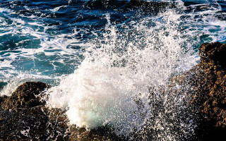 Wave rocks ocean night starry - blue water free wallpaper