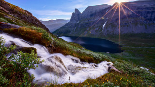 Mountain stream valley sunburst landscape - a valley free wallpaper