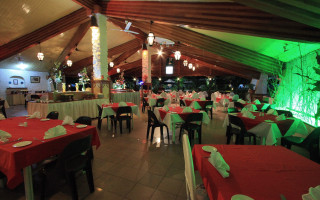 Restaurant red white green lighting - table free wallpaper