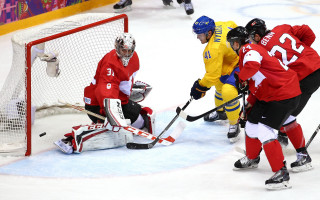 Ice hockey group renaissance oil - a group of people playing free wallpaper