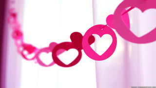 Pink heart garland window sill - anne dunn free wallpaper
