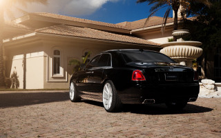 Black car house fountain palm - front free wallpaper