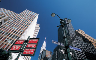 Streetlight street sign building blue - benjamin block free wallpaper