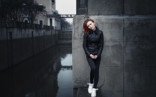 Woman wall pockets urban portrait - anka zhuravleva free wallpaper