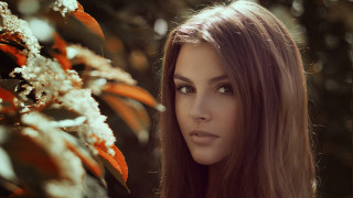 Woman longhair flowerbush serious portrait - portrait photography free wallpaper