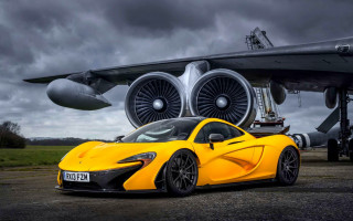 Yellow sports car jet cloudy - andrew law free wallpaper