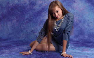 Anna ponytail jewelry fashion photoshoot - a necklace free wallpaper