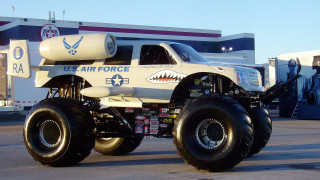 Monster truck shark us air - the front of its free wallpaper