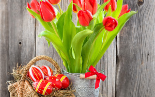 Basket eggs flowers fence bow - a basket free wallpaper