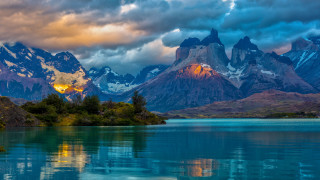 Mountain range lake cloudy sky - a cloudy sky above free wallpaper