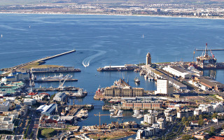 Harbor boats buildings cityscape water - a large body of water free wallpaper
