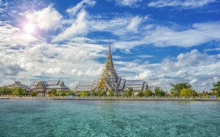 Large building spire water trees - a spire free wallpaper