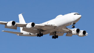 Large jetliner flying blue sky 4 - gear free wallpaper