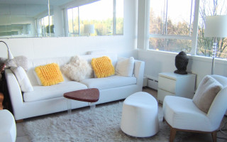 Living room white couch mirror - a living room free wallpaper for desktop