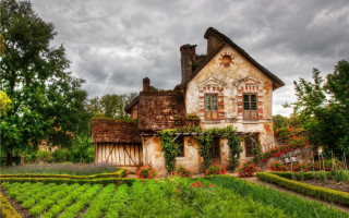 House garden cloudy sky architecture - a garden in front free wallpaper