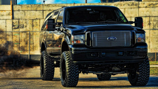 Black truck graffiti building sky - graffiti free wallpaper
