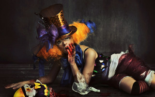 Woman costume knife hat puzzle - a costume free wallpaper