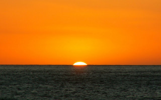 Sunset ocean boat bird moon 2 - aldus manutiu free wallpaper