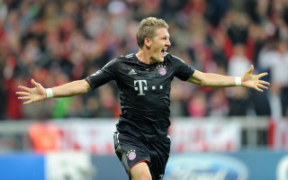Celebrating soccer player crowd action - out free wallpaper