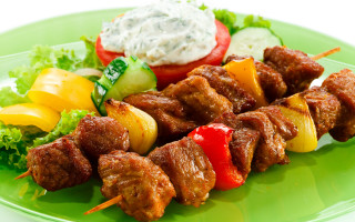 Green plate meat veggies salad - bouchta el hayani free wallpaper for desktop