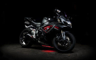 Motorcycle dark lights on photorealism - the bike free wallpaper