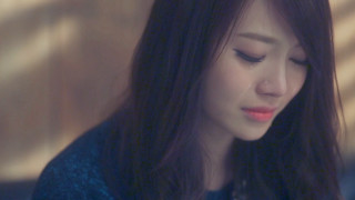 Woman longhair cellphone emotional photorealistic - byeon sangbyeok free wallpaper