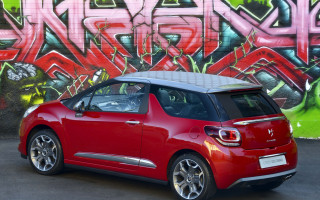Red car graffiti wall corneille - a black top free wallpaper