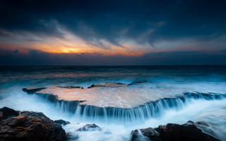 Heart rock ocean waves sunset - wave free wallpaper