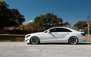 White car parking lot street - clean free wallpaper