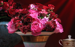 Pink rose vase coffee rococo - a vase free wallpaper