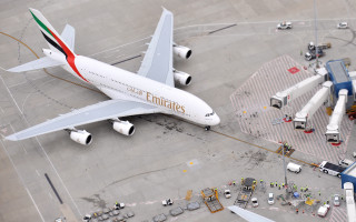 Large jetliner airport tarmac military - the tarmac free wallpaper