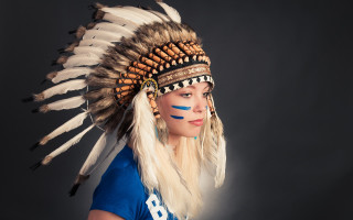 Feather headdress portrait florianne becker - a picture free wallpaper