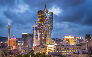 City skyline tower night clouds - cui bai free wallpaper
