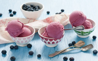 Blueberries bowls spoon table stock - verdadism free wallpaper