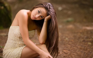 Woman white dress sitting outdoors - aramenta dianthe vail free wallpaper for desktop