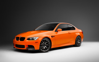 Bright orange car studio render - orange free wallpaper