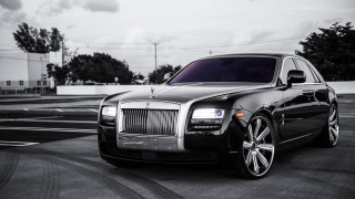 Black white rolls royce parking - andrew law free wallpaper