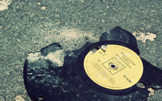 Broken record banksy grunge night - banksy free wallpaper