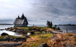 Small house island lake cloudy - a lake in the background free wallpaper
