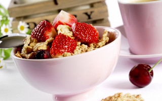 Cereal strawberries coffee flowers wooden - a bowl of cereal free wallpaper
