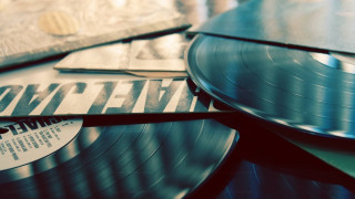 Record player scissors private press - grunge free wallpaper
