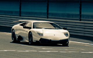 White sports car race track 10 - an ambient occlusion free wallpaper