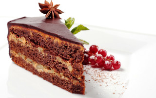 Chocolate cake fruit plate garnish - a piece of fruit free wallpaper