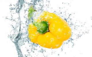 Yellow pepper green pepper water - christopher williams free wallpaper